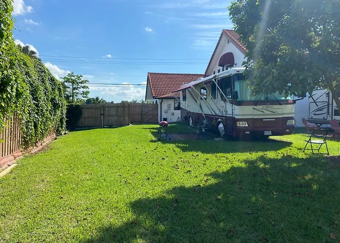 Cozy Motorhome With Free Parking & Private Entrance