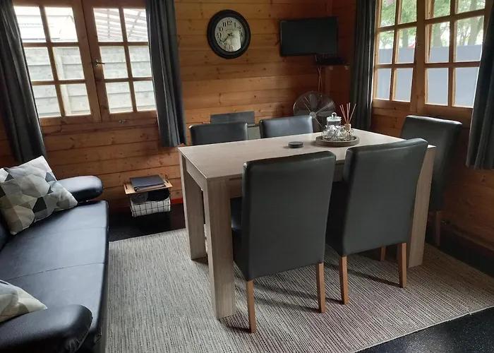 tHoefijzer Luxere Blokhutten 5 pers en Mini Camping