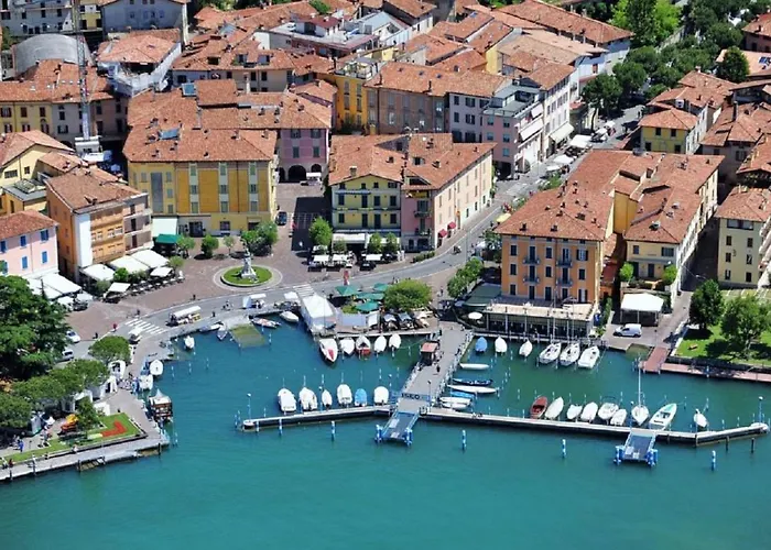 Ambra Hotel - The Only Central Lakeside Hotel In Iseo