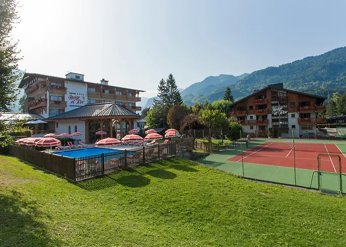 Chalet-Hotel Neige Et Roc, The Originals Relais
