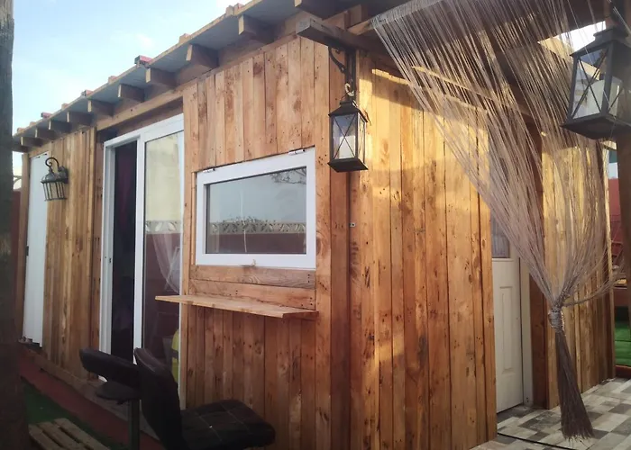 Flor de Loto Romantic Woodhouse casita camping