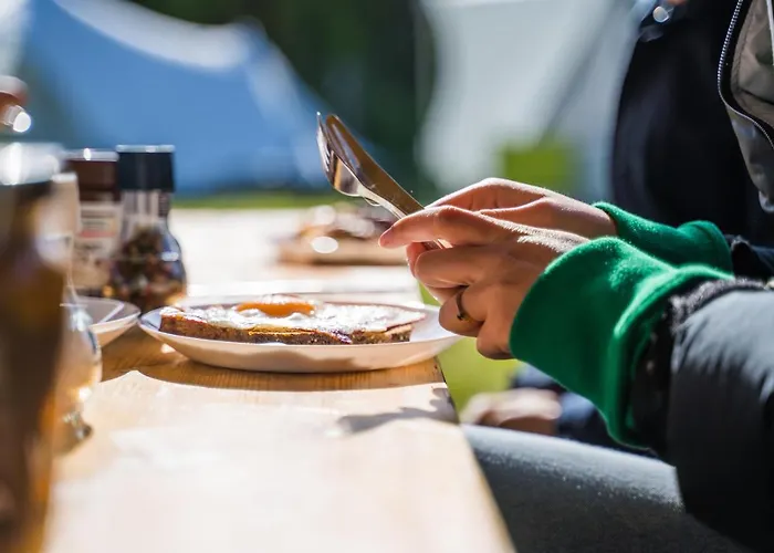 Bluecamp Oerol26- Tent&Breakfast
