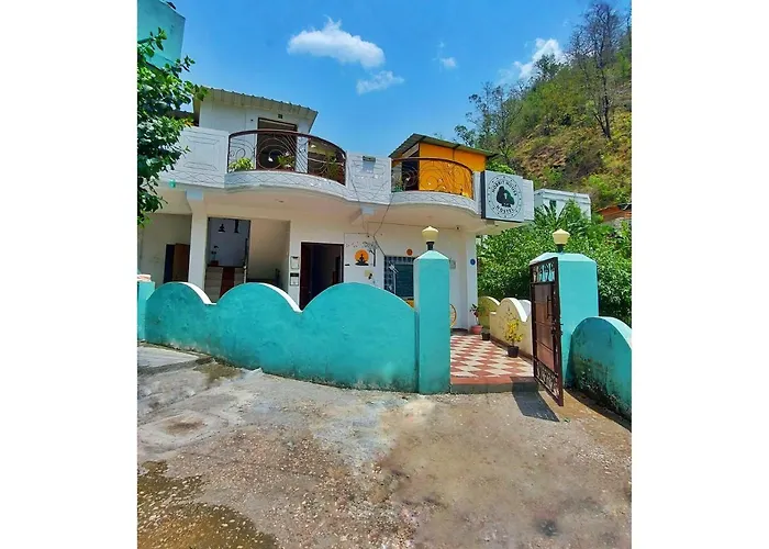 Hobbit House Hostel