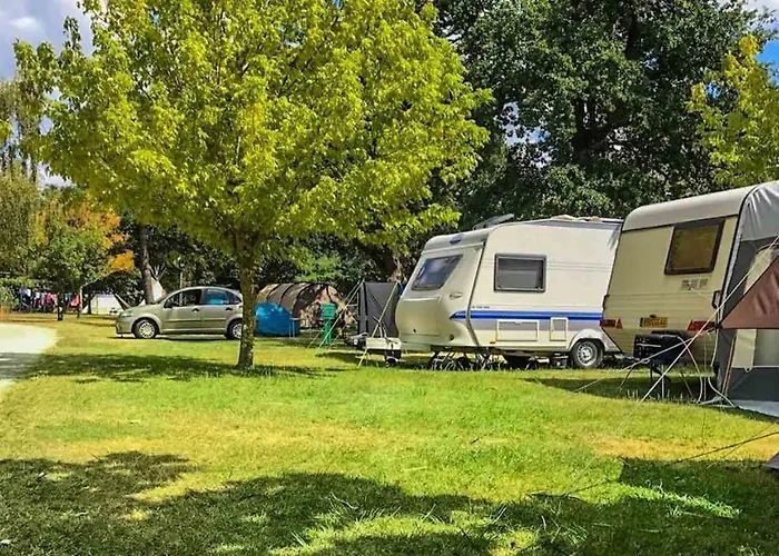 Camping Country Park Crecy La Chapelle - Site Officiel - Next To Disneyland Paris