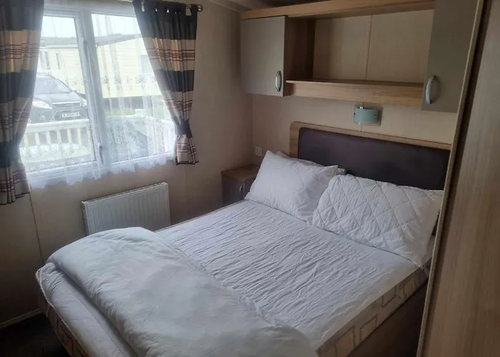 8 Berth Deluxe Caravan Palm Grove 142 Golden Palm Chapel St Leonards