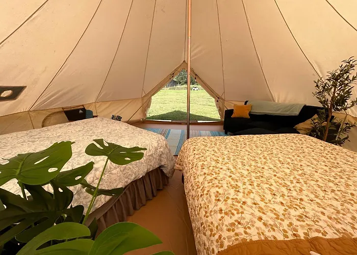 Maleka Farm: Tent Glamping North Shore Oahu Laie