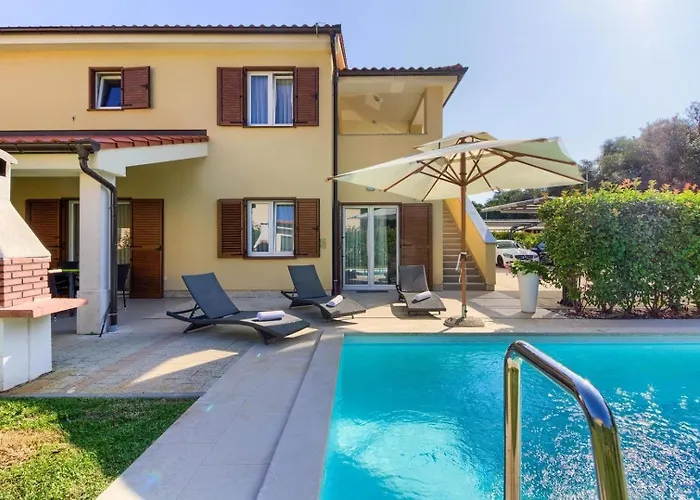 Ferienhaus Mit Privatpool Fuer 10 Personen Ca 200 Qm In Banjole, Istrien Istrische Riviera