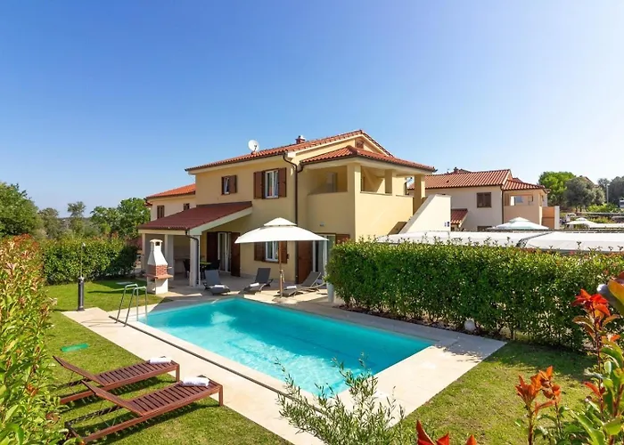 Ferienhaus Mit Privatpool Fuer 10 Personen Ca 200 Qm In Banjole, Istrien Istrische Riviera