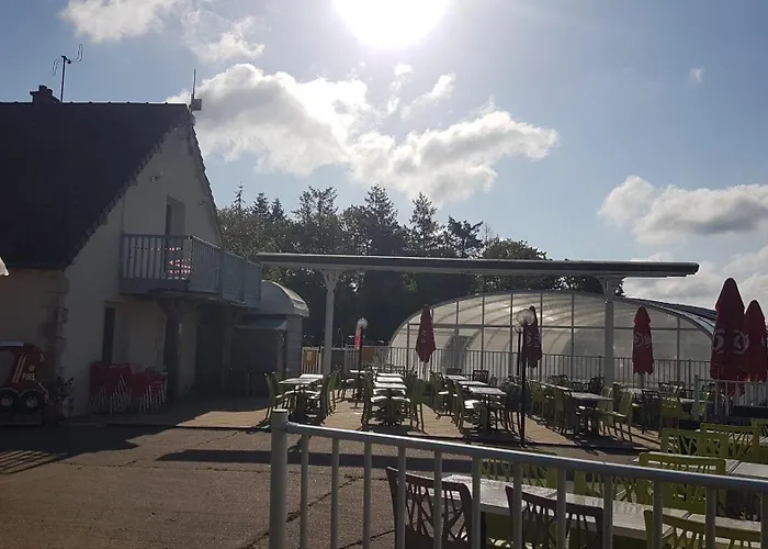 Mobil-home 3ch, 2 sdbwc, tout confort camping les allais Trogues