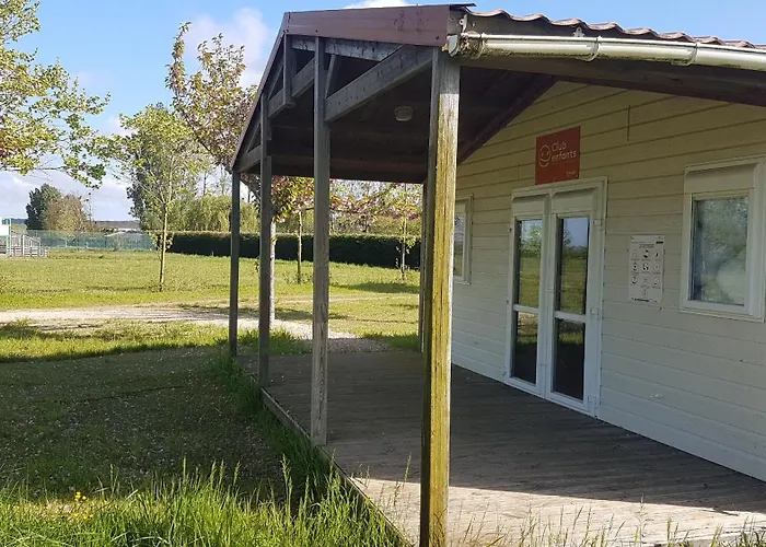 Mobil-home 3ch, 2 sdbwc, tout confort camping les allais Trogues