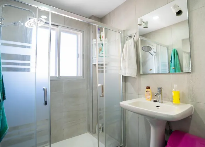 Habitacion Doble Con Bano Compartido En Benalmadena