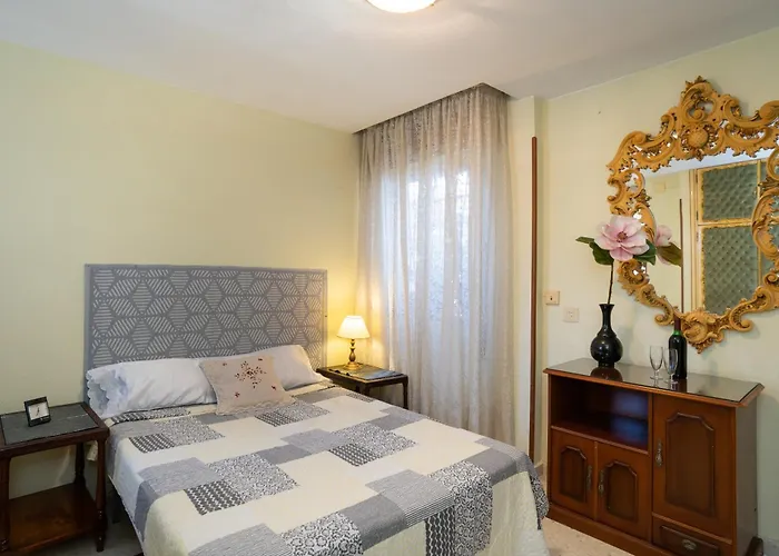 Habitacion Doble Con Bano Compartido En Benalmadena
