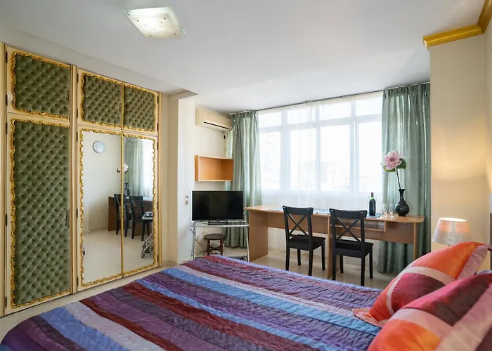 Suite Habitacion extra Large con baño privado en Benalmadena