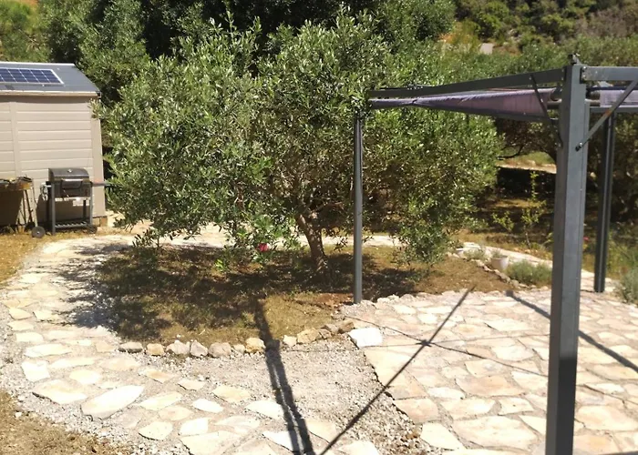 Secluded Getaway Tiny Home - Skozanje Bay, Island Hvar