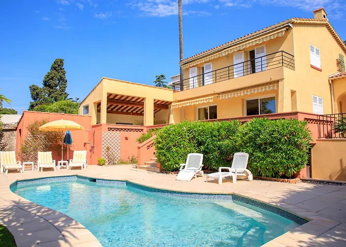 Villa Cynthia - Piscine - Plage (à 50m) - Palais Congrès - Calme absolu