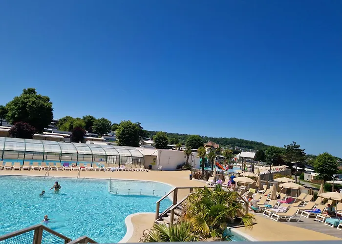 Camping 5 étoiles piscines chauffées club enfants mobilhome premium 6pers