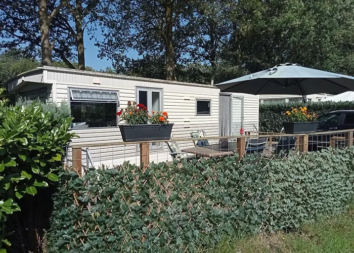 Gezellige, knusse, Stacaravan Banjer