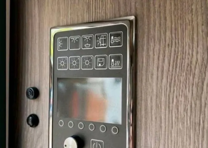 Luxus Wohnwagen zur Vermietung mit AC, Markise, WC und Duschkabine