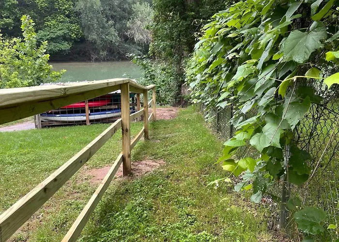 Pets Welcome Rv Sleeps 4 + Guadalupe River Access