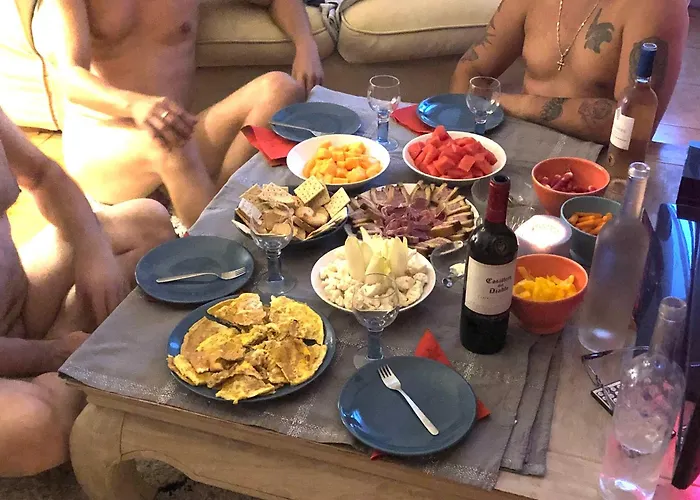 Room For Nudists Near Nice Port In A Shared Apartment