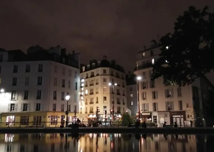 Petit Havre De Paix Entre Le Marais Et Bastille