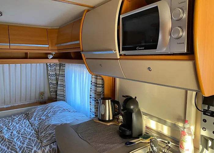 La Croisée, Caravane avec toilette et lavabo - particulier