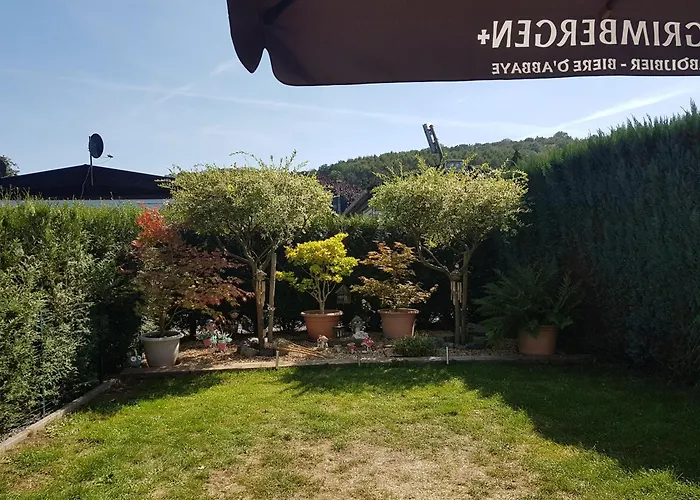 Logement Vacances Yvoir Avec Piscine Et Deux Chambres