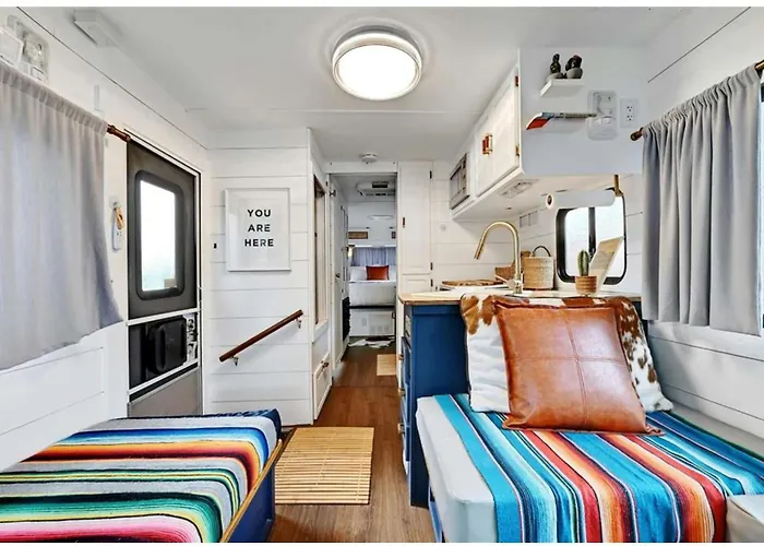 Retro Motorhome - Epic Outdoor Shower And Firepit