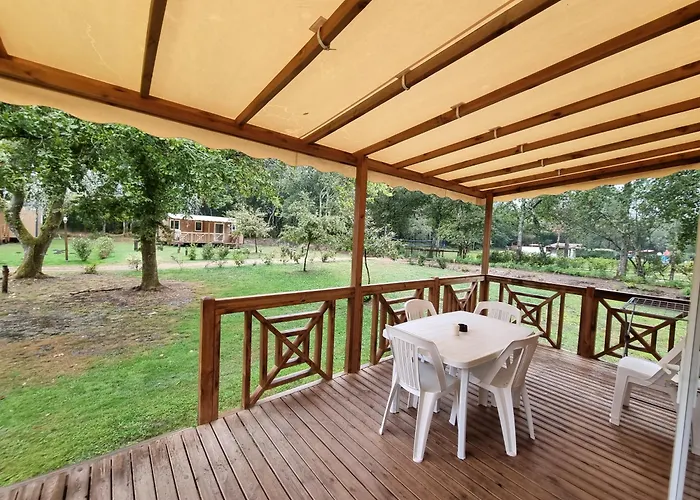 Les Palafitos