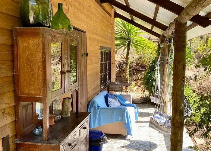 Unique Tiny House With Natural Building Techniques