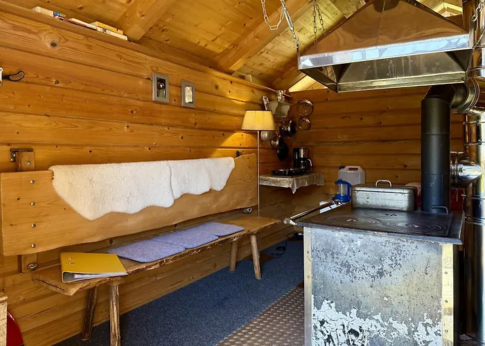 Schwarzwald Romantikhütte - Zweisamkeit - mit Bettwäsche, Handtücher und Holz