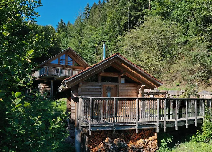 Schwarzwald Romantikhütte - Zweisamkeit - mit Bettwäsche, Handtücher und Holz
