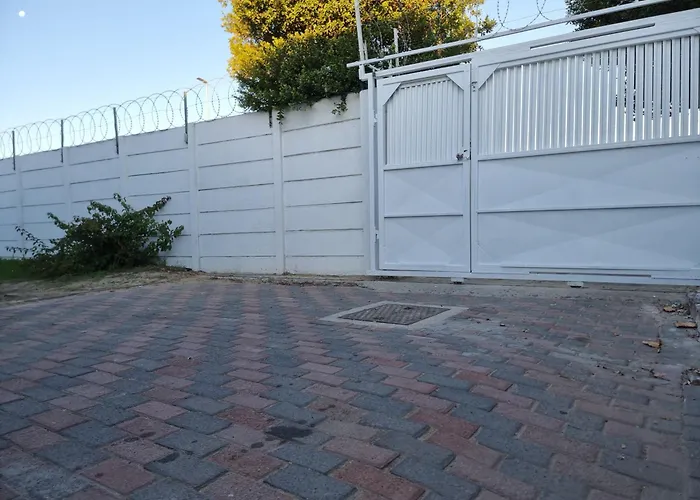 Ojong'S Guesthouse Kraaifontein - Eikendel