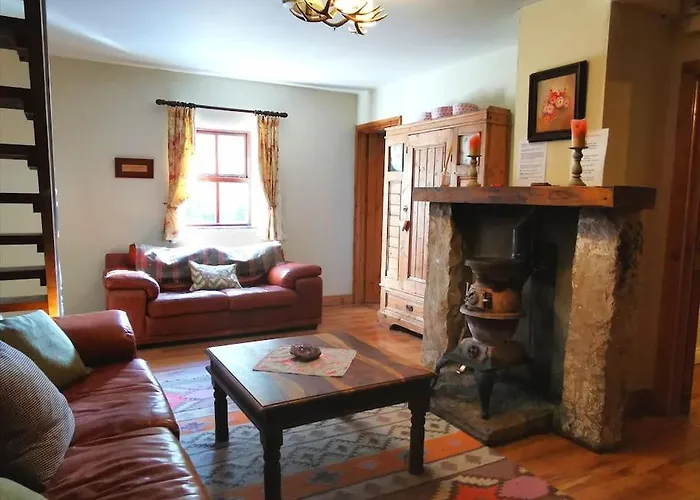 Cottage At The Heart Of Teapot Lane Glamping Castlegal