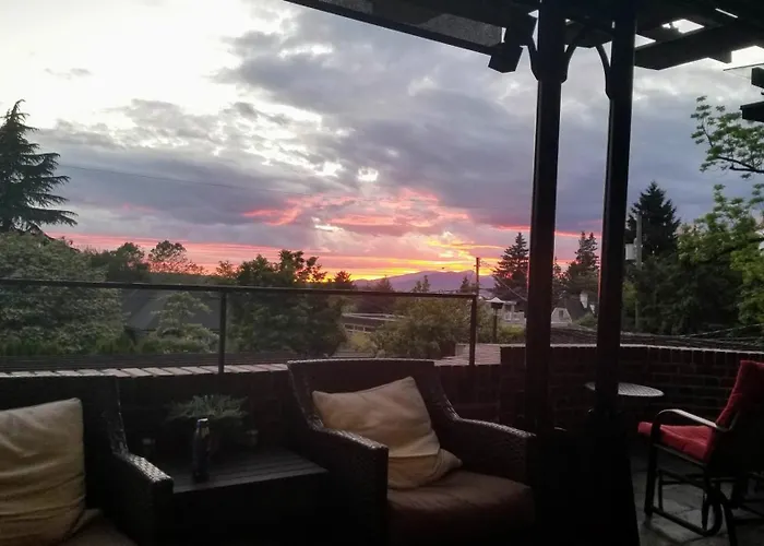 Shaughnessy Heritage Manor On Vancouver'S Westside Free Housekeeping Optional