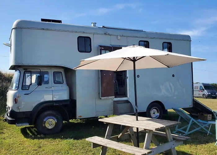 Monroe Horsebox Glamping