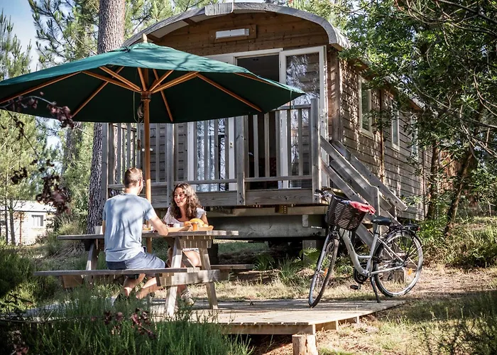 Camping La Pinède