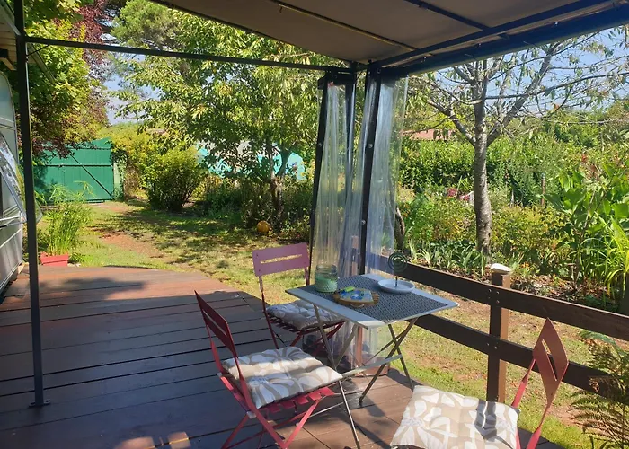 L'Ermitage au sein d'un jardin forêt près de l'océan