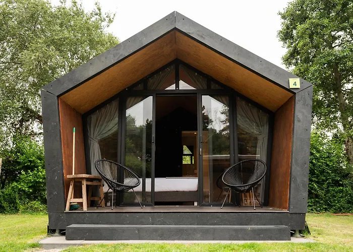 Tenthuisje in het groen, een suite met eigen badkamer