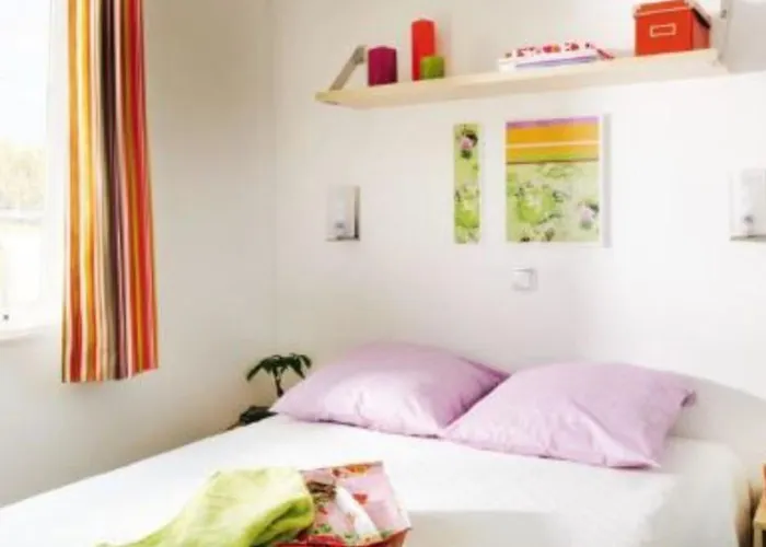 Mobil-Home Confortable Avec Terrasse A Royan - Api-1-52-286