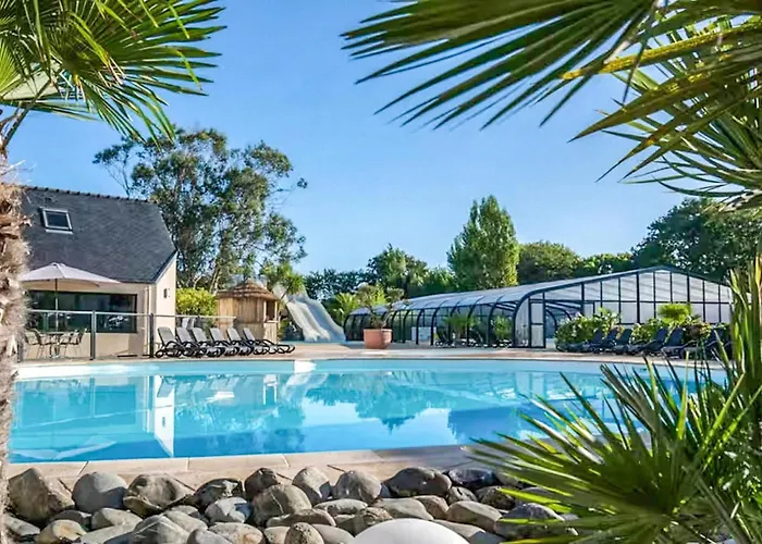 3 Bedroom Lovely Stacaravan In Tregunc