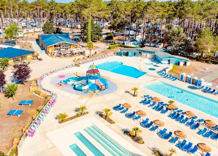 MH330 2 chambres et 1 salle de bain dans camping 4 étoiles