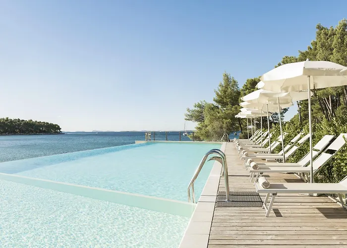 Crvena Luka Resort