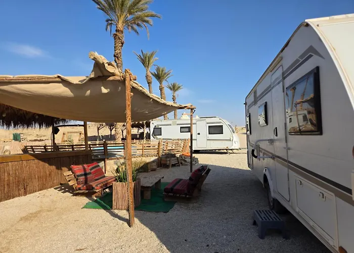 Glamping Caravans In The Crater- גלמפינג קרוואנים במכתש