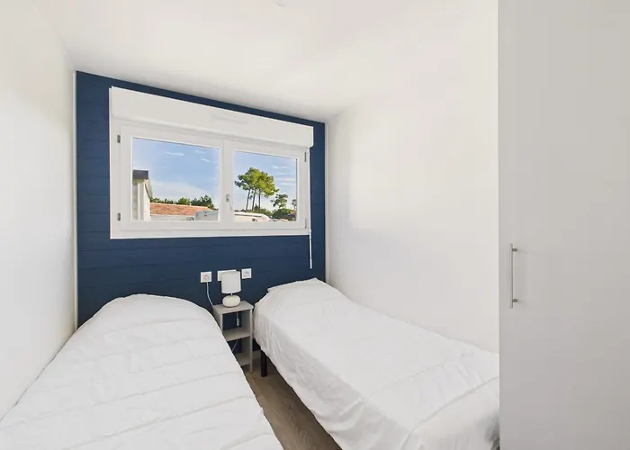 Un cottage version moderne, dans un domaine avec piscine