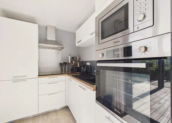 Un cottage version moderne, dans un domaine avec piscine