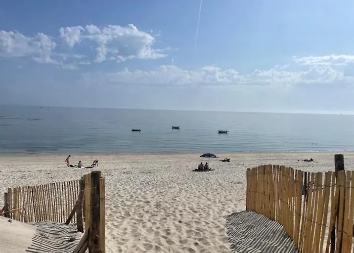 Camping Les Vergers De Squividan ***