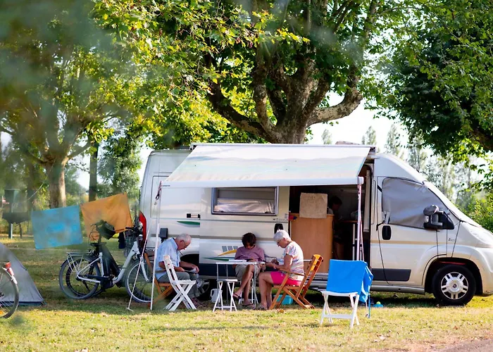 Camping De Thoissey ***