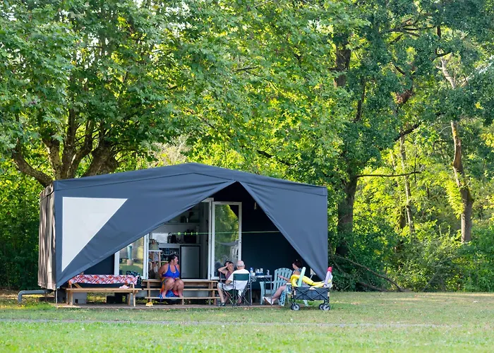 Camping De Thoissey ***