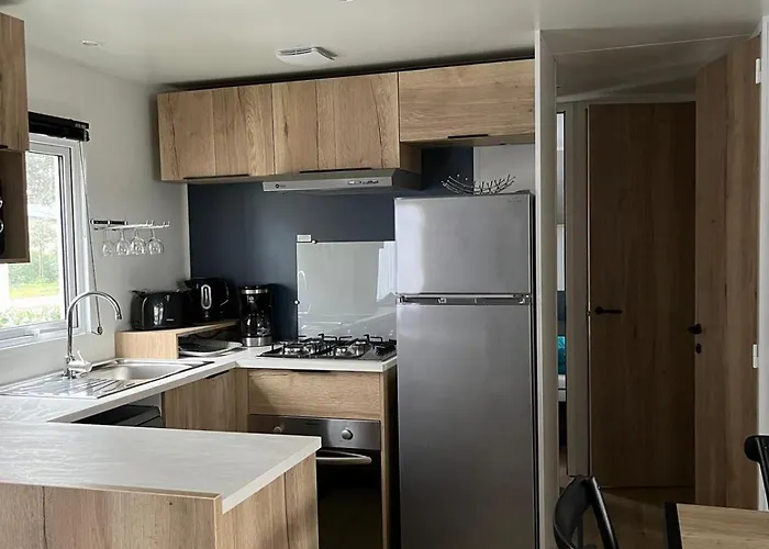 MH 479 3 chambres et 2 salles de bain dans camping 4 étoiles